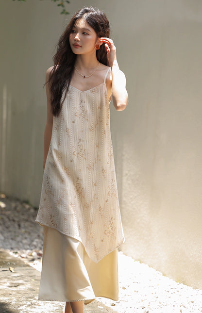 フローラルハルタードレス