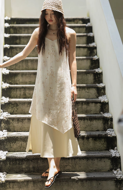 フローラルハルタードレス