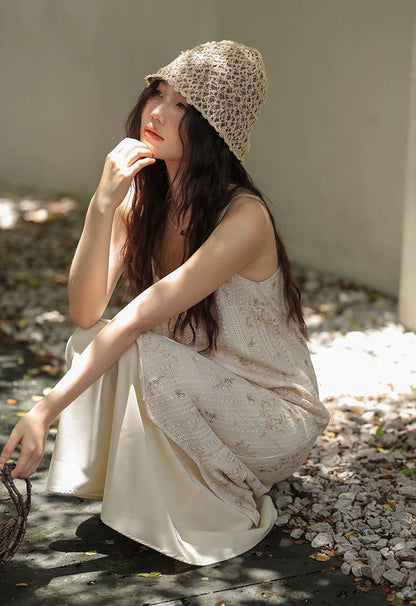 フローラルハルタードレス