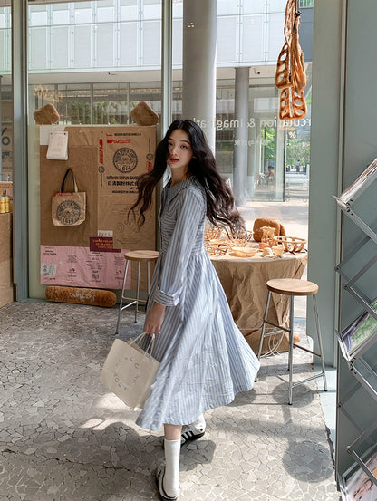 青いストライプミディワンピース