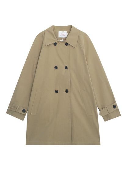 シックなカーキトレンチジャケット