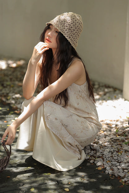 フローラルハルタードレス