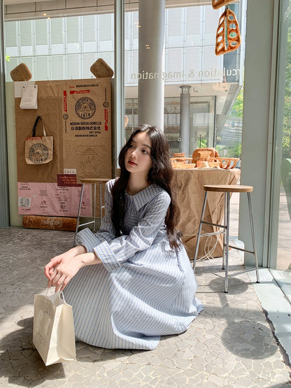 青いストライプミディワンピース