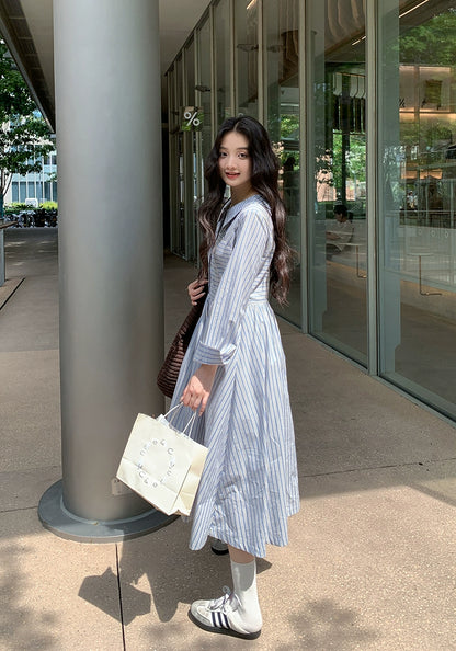 青いストライプミディワンピース