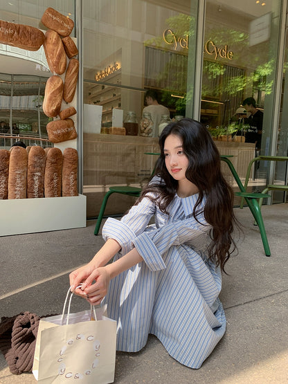 青いストライプミディワンピース